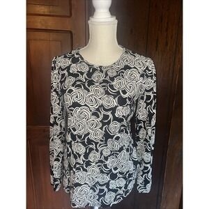 Chico's Women's Long Sleeve Round Neckline Top Black White Roses‎ Sz 0 Small EUC